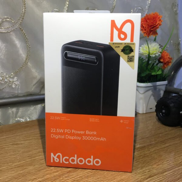 ⁦باور بانك مكدودو 30000mAh بشاشة رقمية⁩ - الصورة ⁦3⁩
