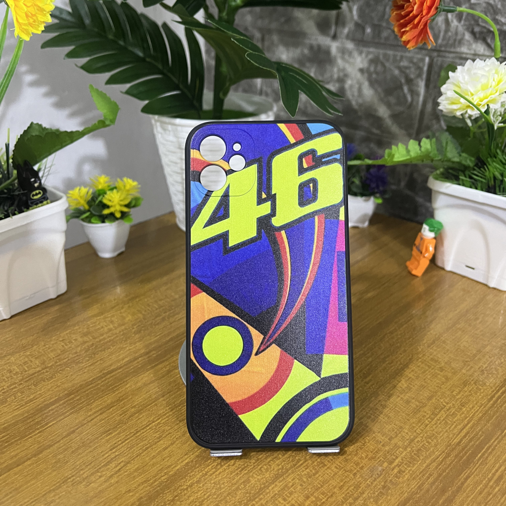 كفر آيفون 11 بتصميم رياضي مميز مع رقم 46 - الصورة 2
